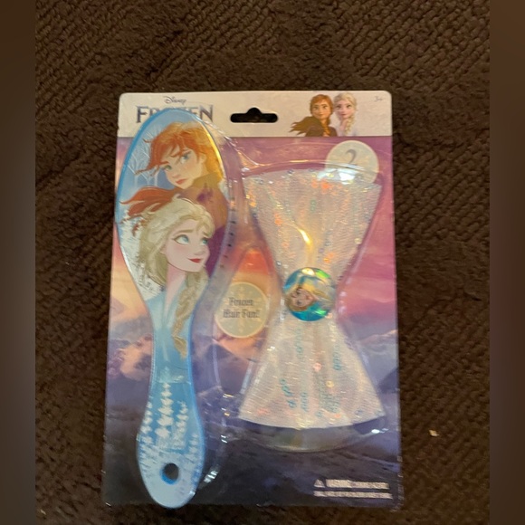 Disney Frozen❄️Frozen 2 Brush & Bow🎀Gift🎁Set - Picture 1 of 2